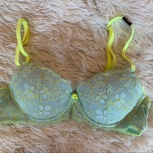 NWT VS DREAM ANGELS DEMI BRA